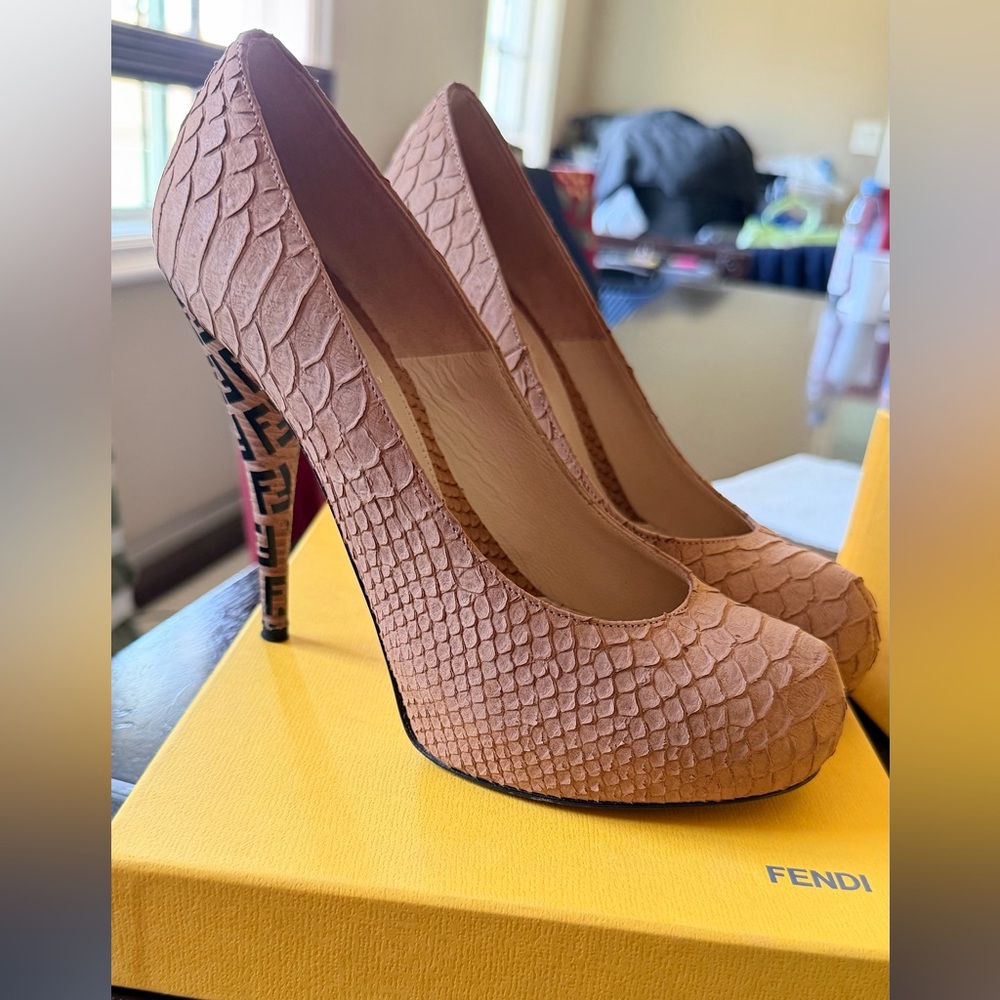 Fendi Pumps 39